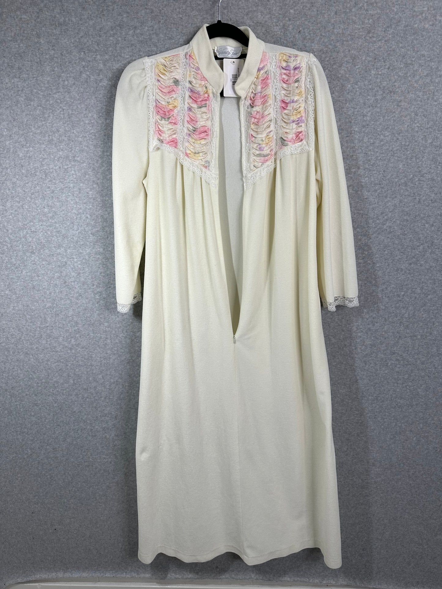 Vanity Fair Velour Chemise Gown Size Small