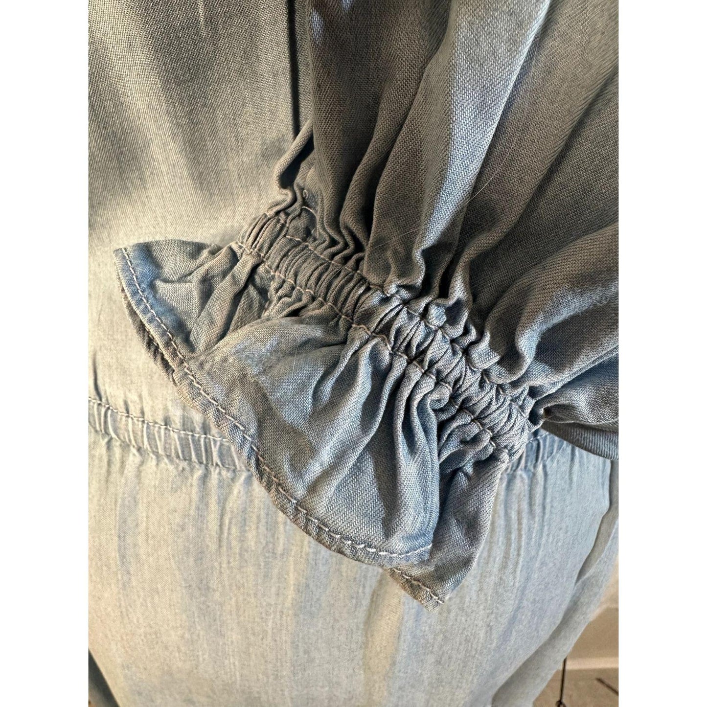 Lauren Ralph Lauren Smocked Ruffle Denim Dress Women's Size 6 Side On-Seam Pockets