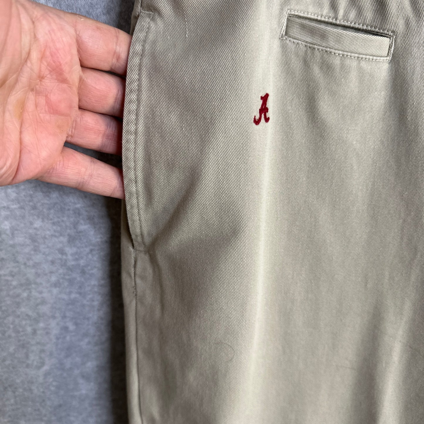 Campus Chinos University Of Alabama Crimson Tide Cotton Twill Khaki Chinos - A Logo Pattern Men's 42X30
