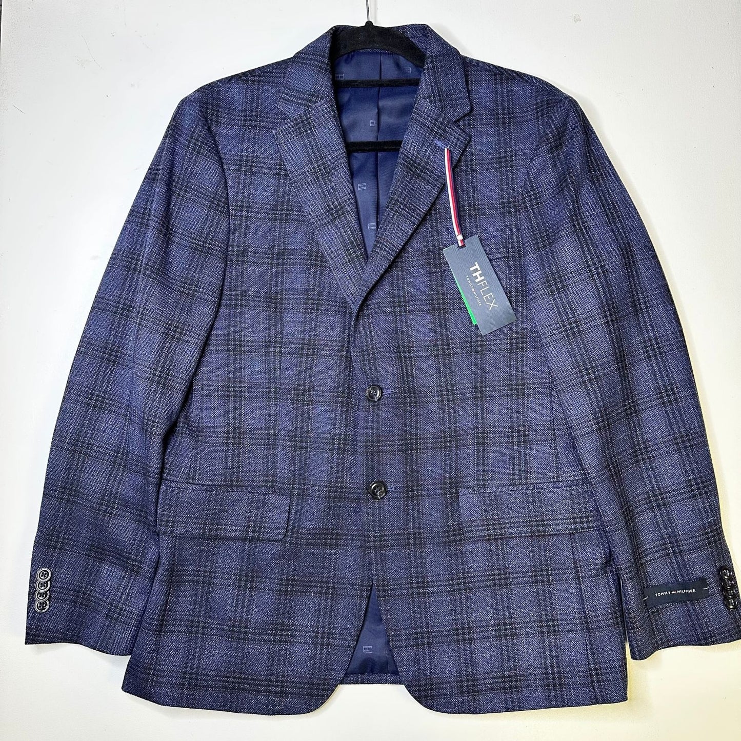 38 Short - Tommy Hilfiger Modern Fit Stretch Sport Coat Blazer Navy Blue Red Check - Looking For This Size In Blazers, Suits, Or Other Items -  Message Us - We Are Glad To Assist. Canali To Carhartt & Everything In Between For The Well Dressed Modern Man