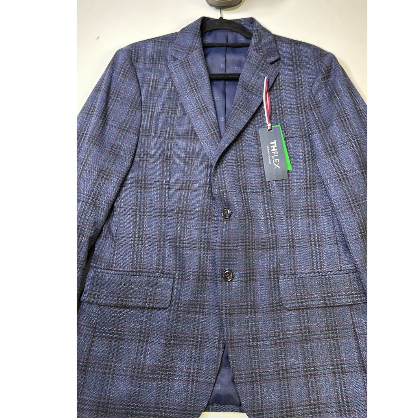 38 Short - Tommy Hilfiger Modern Fit Stretch Sport Coat Blazer Navy Blue Red Check - Looking For This Size In Blazers, Suits, Or Other Items -  Message Us - We Are Glad To Assist. Canali To Carhartt & Everything In Between For The Well Dressed Modern Man