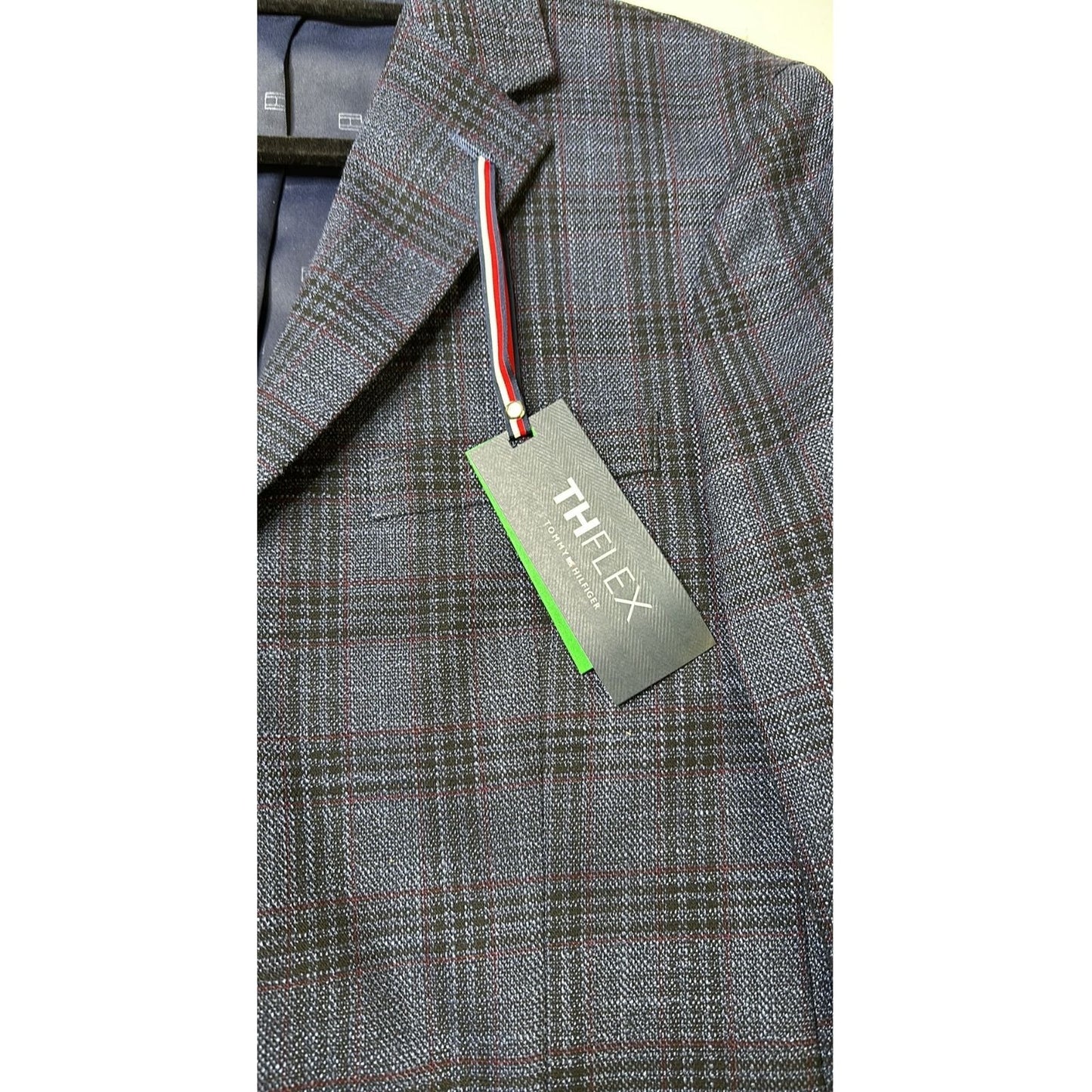 38 Short - Tommy Hilfiger Modern Fit Stretch Sport Coat Blazer Navy Blue Red Check - Looking For This Size In Blazers, Suits, Or Other Items -  Message Us - We Are Glad To Assist. Canali To Carhartt & Everything In Between For The Well Dressed Modern Man