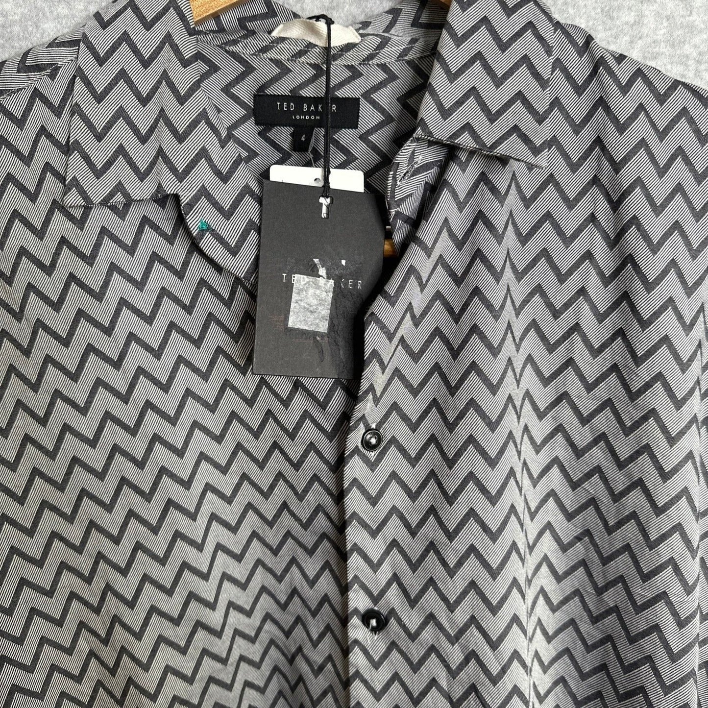 Ted Baker London BORDUP Zig Zag Pattern Cotton Short Sleeve Shirt Men's Ted Size 4 - US Size Large