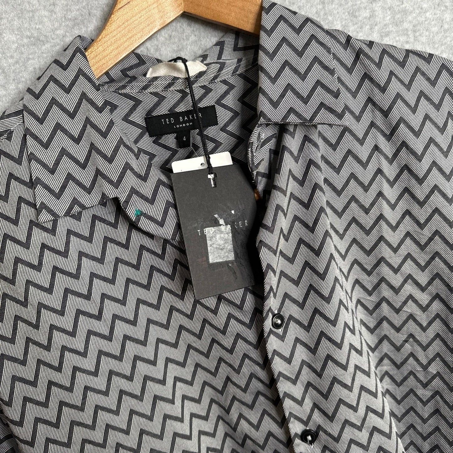 Ted Baker London BORDUP Zig Zag Pattern Cotton Short Sleeve Shirt Men's Ted Size 4 - US Size Large
