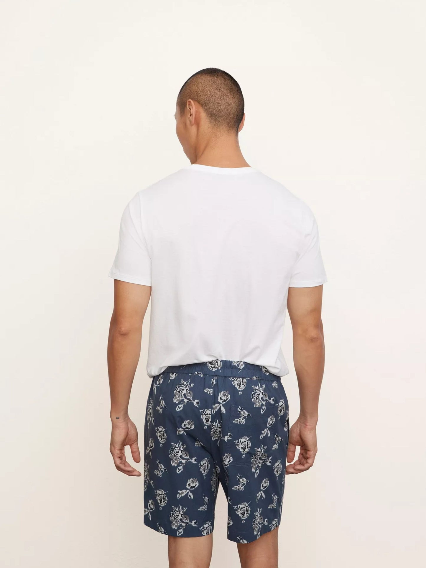 Vince Ikat Floral-Print Pull-On Shorts Men's Large