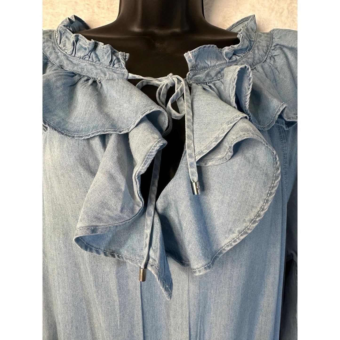 Lauren Ralph Lauren Smocked Ruffle Denim Dress Women's Size 6 Side On-Seam Pockets