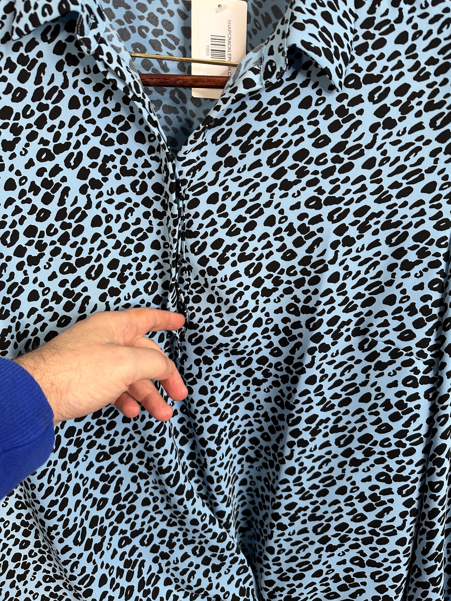 Chico's Classic Fit Blue Leopard Print Blouse With Side Tie Accent Chico's Size 3 US Size 16 / 18 - XL