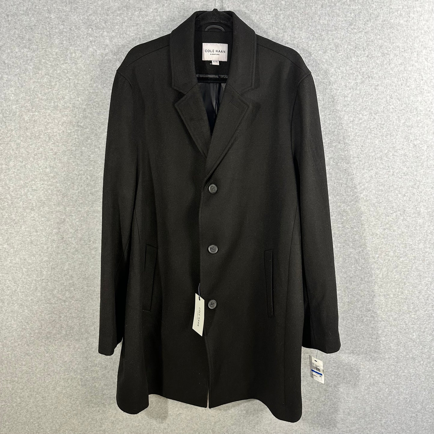 I'm sorry, I've been purchased. Looking for something similar? Let us know. Cole Haan Signature Classic-Fit Topcoat Men's XL Wool Blend Black Notch Label