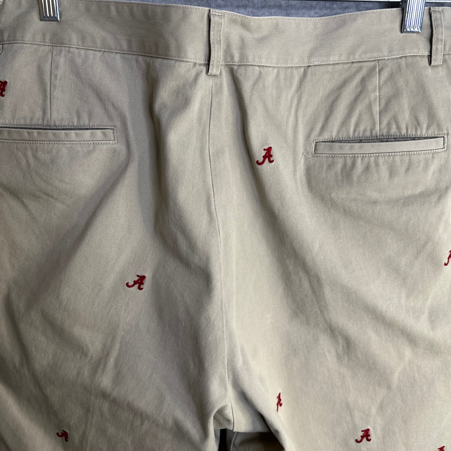 Campus Chinos University Of Alabama Crimson Tide Cotton Twill Khaki Chinos - A Logo Pattern Men's 42X30