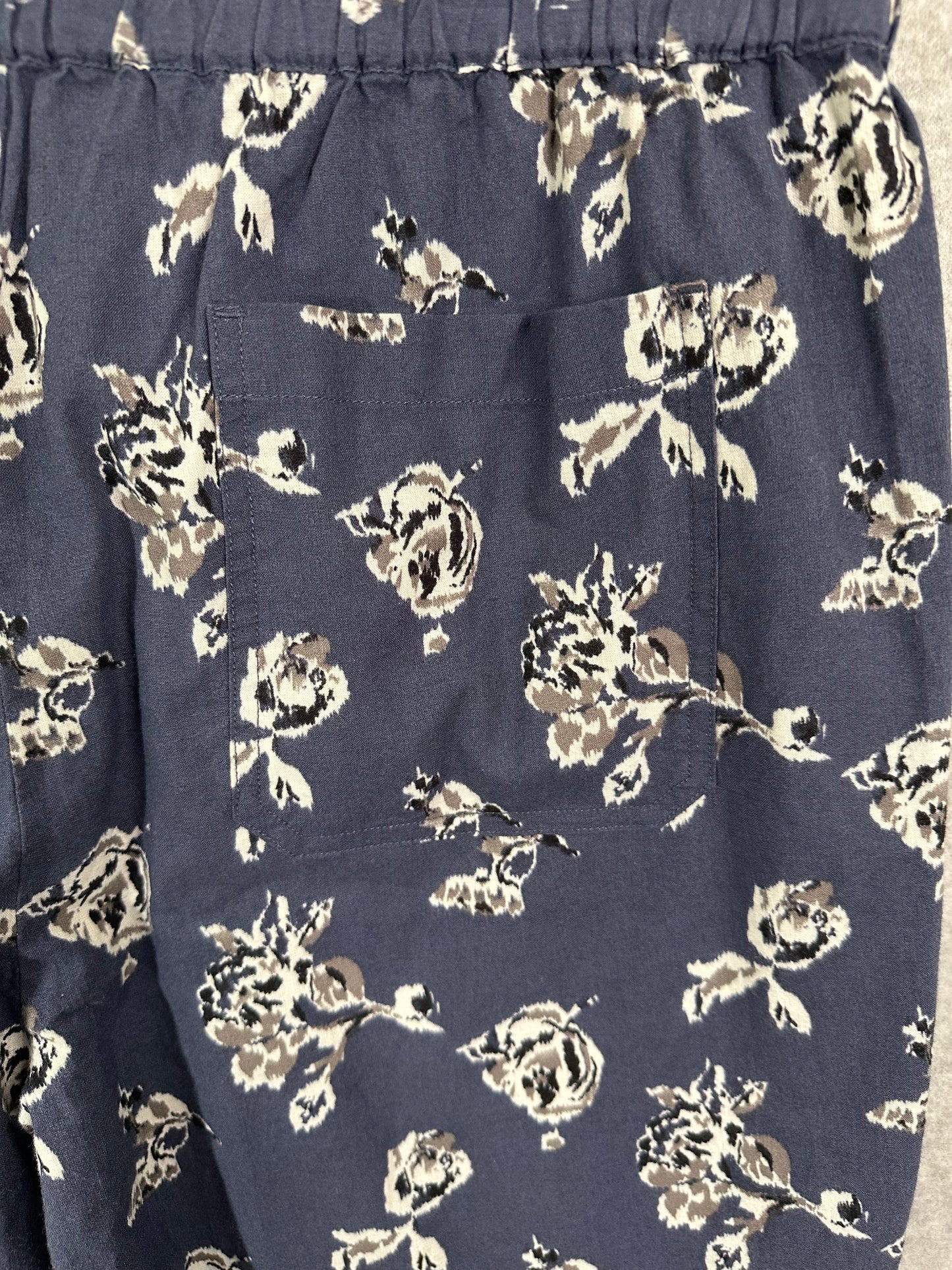Vince Ikat Floral-Print Pull-On Shorts Men's Large