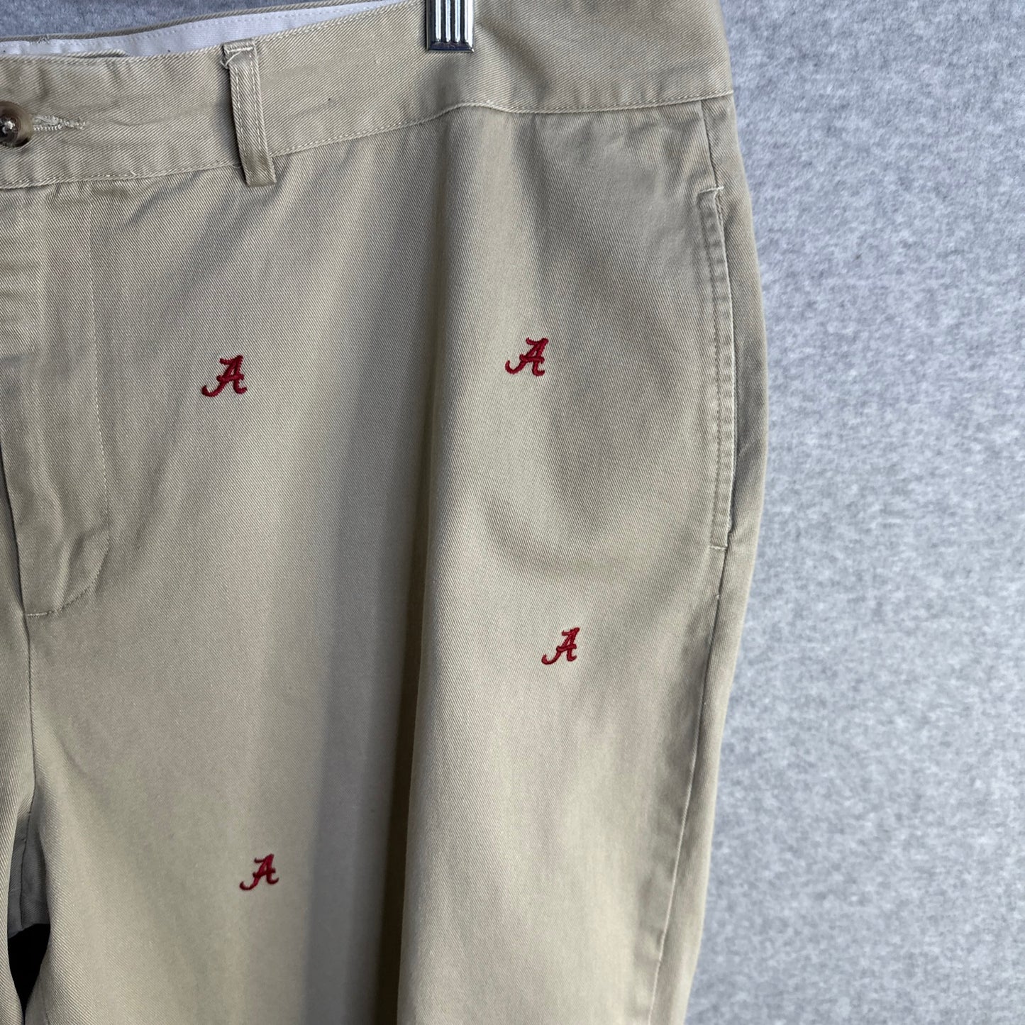 Campus Chinos University Of Alabama Crimson Tide Cotton Twill Khaki Chinos - A Logo Pattern Men's 42X30