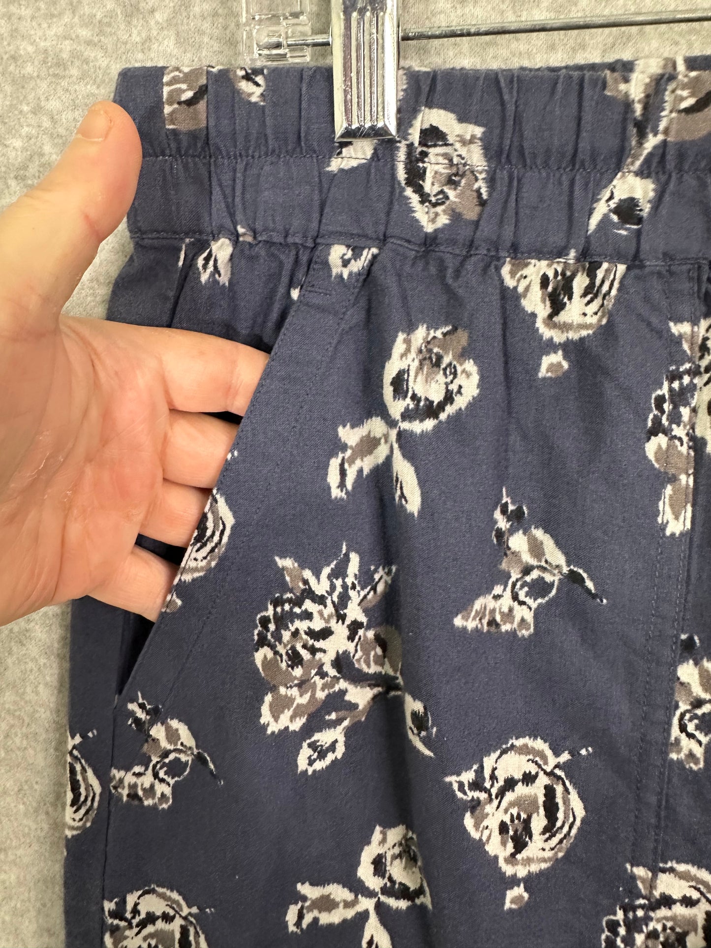 Vince Ikat Floral-Print Pull-On Shorts Men's Large