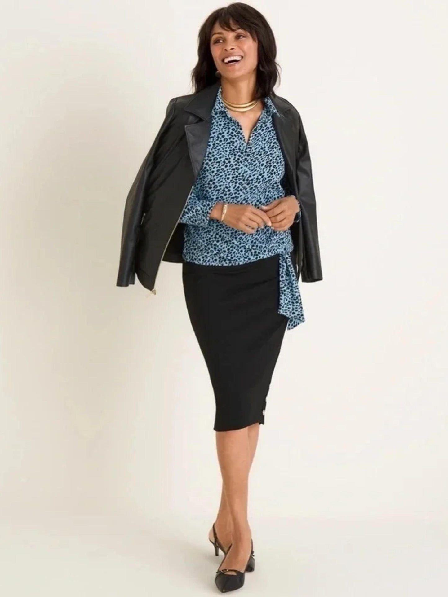 Chico's Classic Fit Blue Leopard Print Blouse With Side Tie Accent Chico's Size 3 US Size 16 / 18 - XL