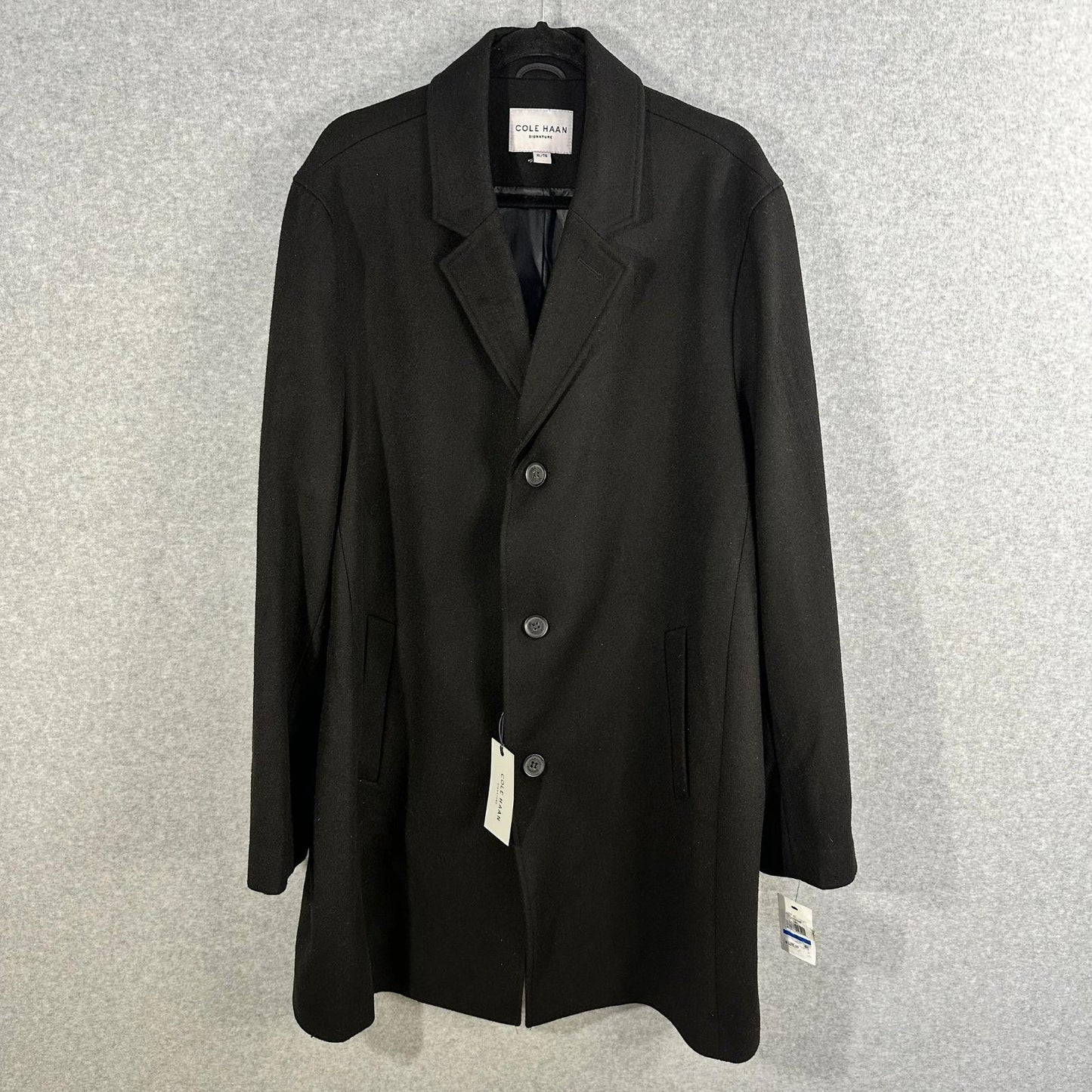 I'm sorry, I've been purchased. Looking for something similar? Let us know. Cole Haan Signature Classic-Fit Topcoat Men's XL Wool Blend Black Notch Label