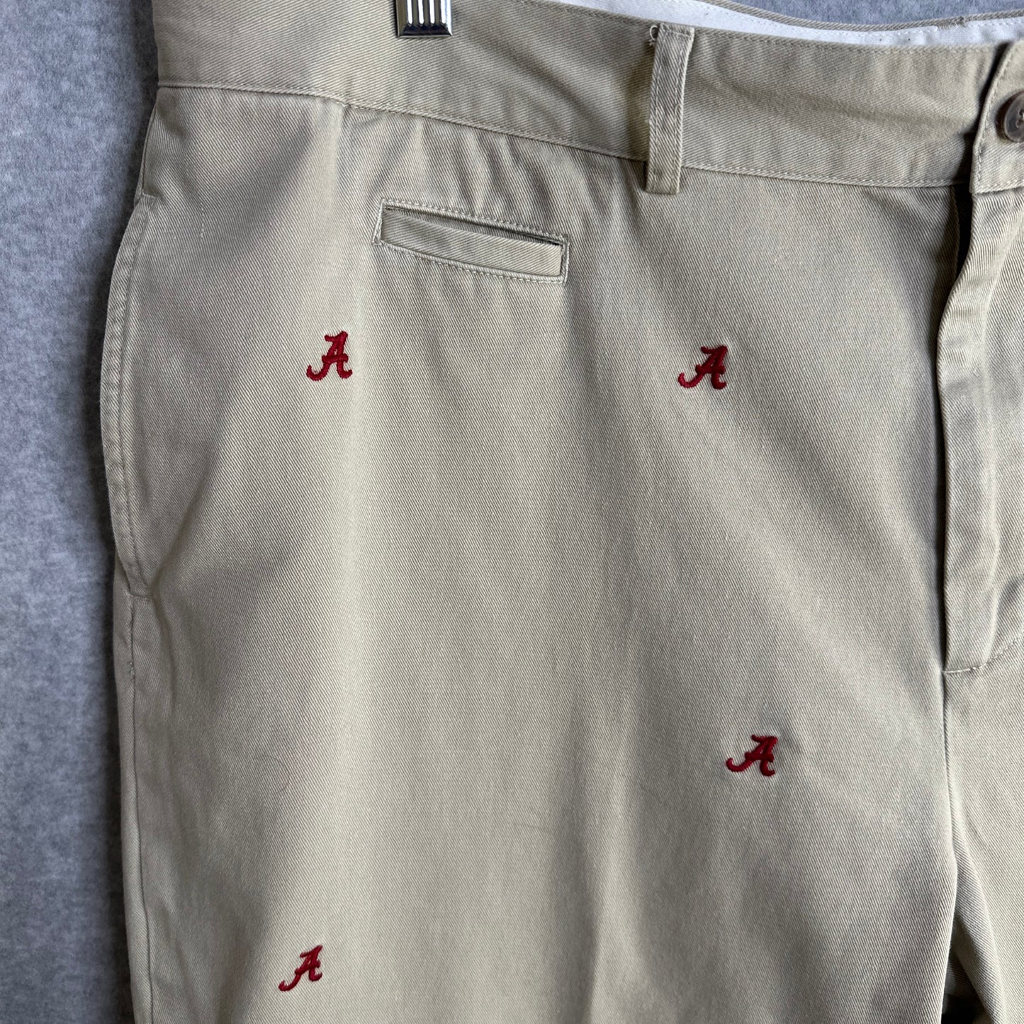 Campus Chinos University Of Alabama Crimson Tide Cotton Twill Khaki Chinos - A Logo Pattern Men's 42X30