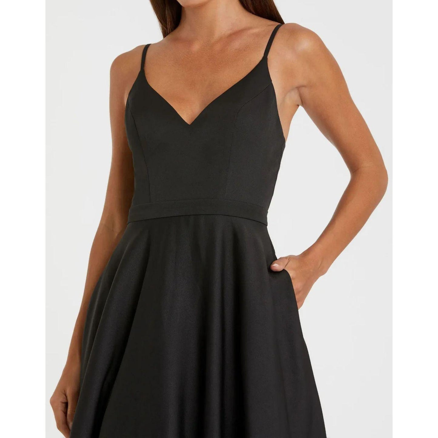 Leena For Mac Duggal Black Classic A-Line V-Neck Gown with Pockets Size 4